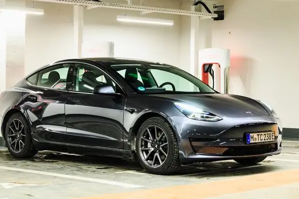 Η Tesla και ο Ρόλος της στην Αυτοκινητοβιομηχανία image 1