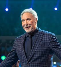 Tom Jones: Η Θρυλική Πορεία ενός Μουσικού Γίγαντα