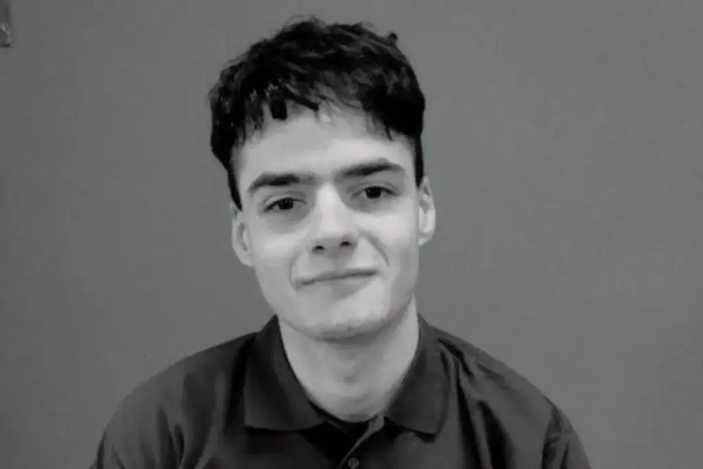 Γιώργος Διαμαντόπουλος: Ένας Ταλαντούχος Καλλιτέχνης στο Προσκήνιο