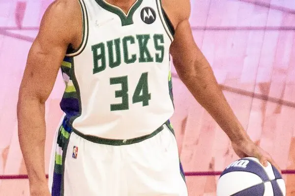 Γιάννης Αντετοκούνμπο: Ο Ήρωας της NBA και της Ελλάδας