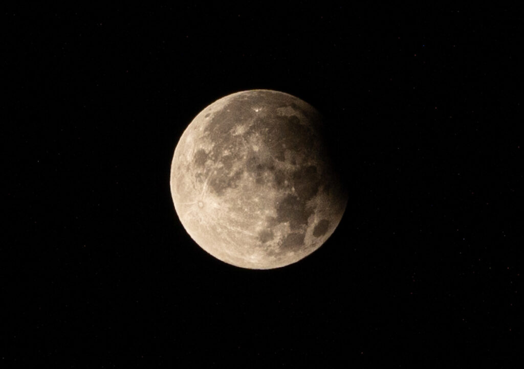 Το μυστήριο του Μαύρου Φεγγαριού