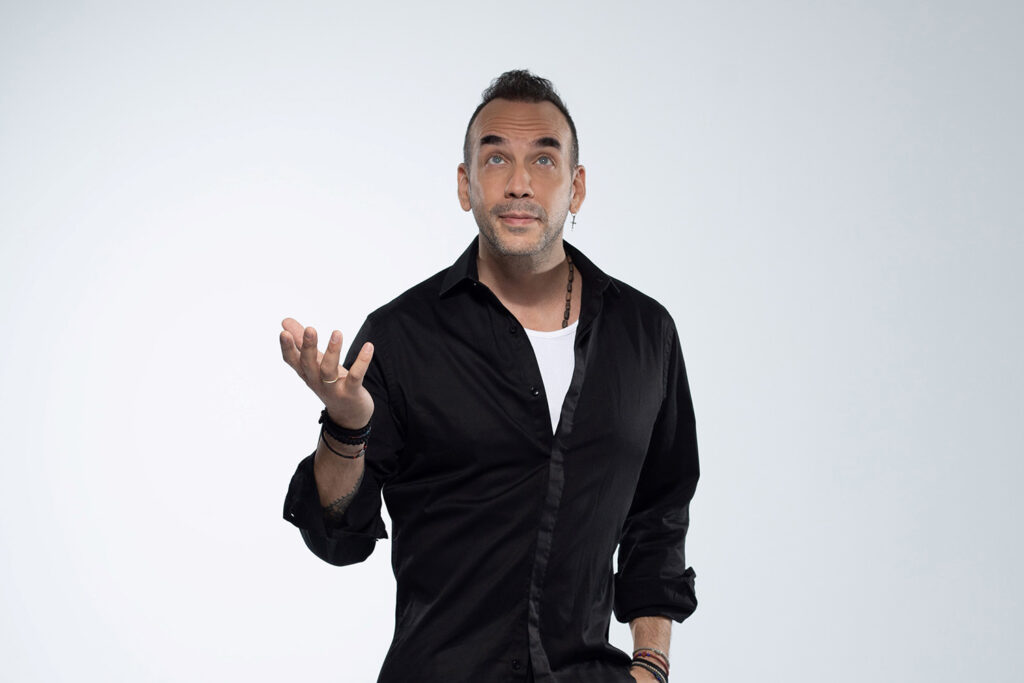 Η Καριέρα και η Σημαντικότητα του Μουζουράκη στη Μουσική