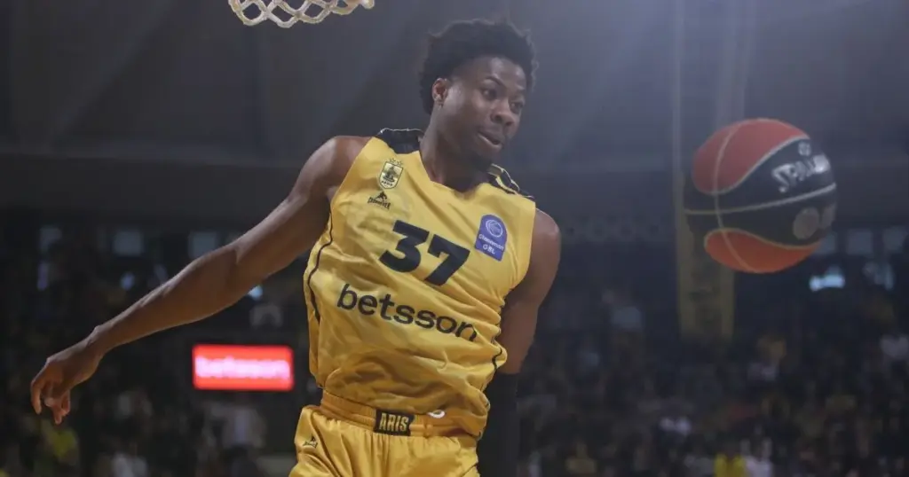 Sport 24: Ο Άρης Betsson χωρίς Κώστα Αντετοκούνμπο στον αγώνα με το Μαρούσι