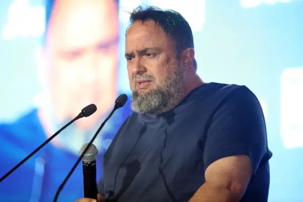 Ολυμπιακός: Ο Βαγγέλης Μαρινάκης στοχεύει σε Europa League και πρωτάθλημα