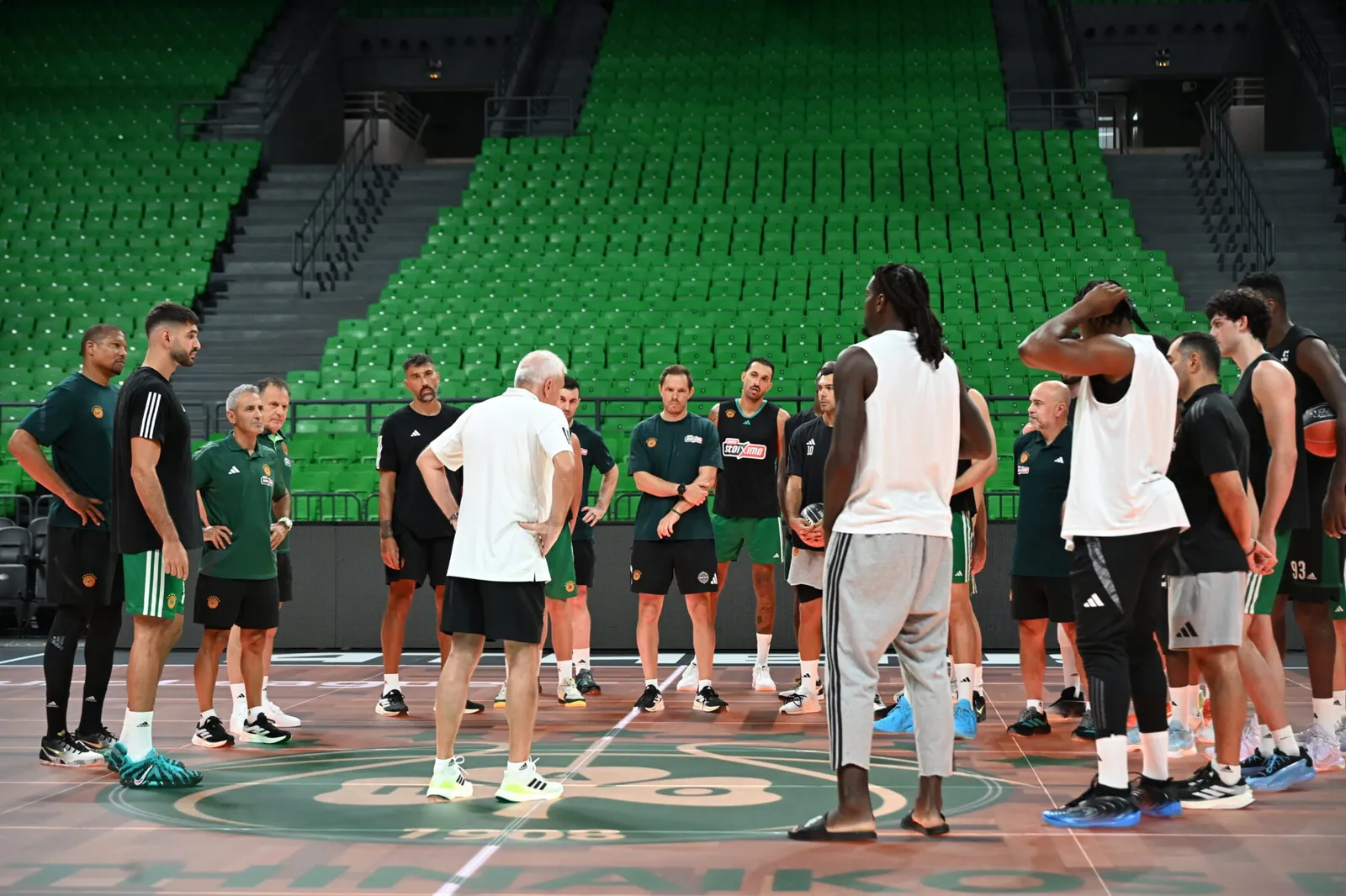 Η επιστροφή των legends και η επίσημη «πρώτη» του Παναθηναϊκού στο T-Center (vid)